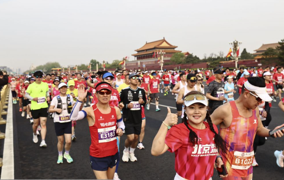 米乐足球M6呈现多样化的足球玩法